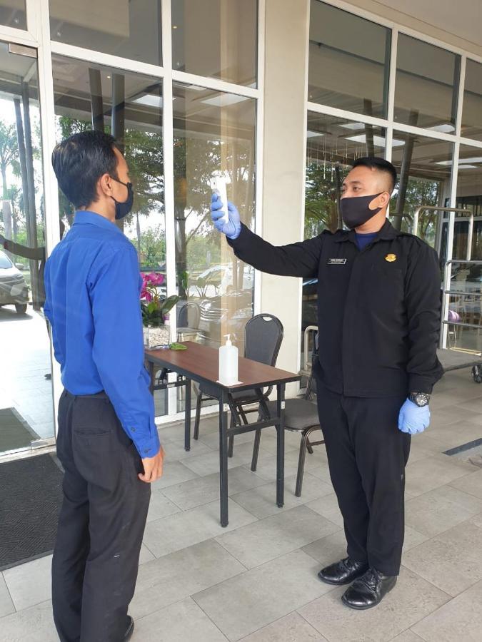 Swiss-Belinn Cikarang Luaran gambar