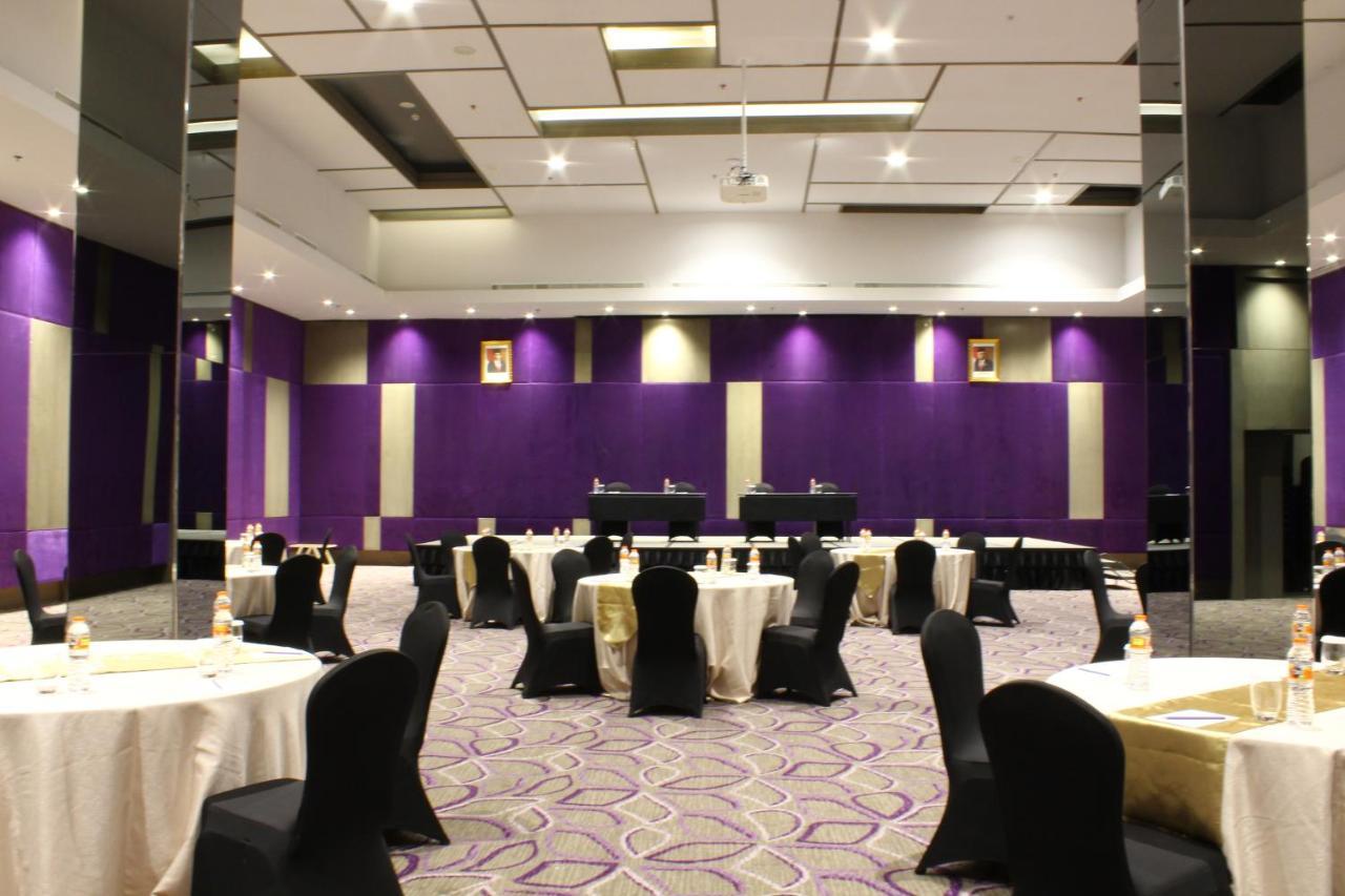 Swiss-Belinn Cikarang Luaran gambar